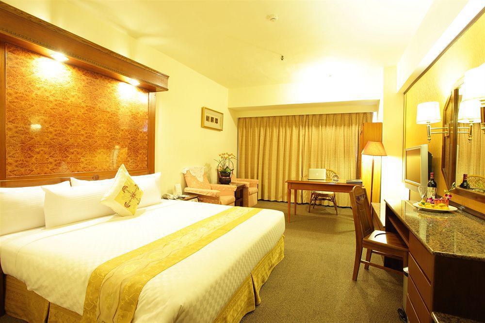 Pleasant Hotels International Taoyuan Exterior photo
